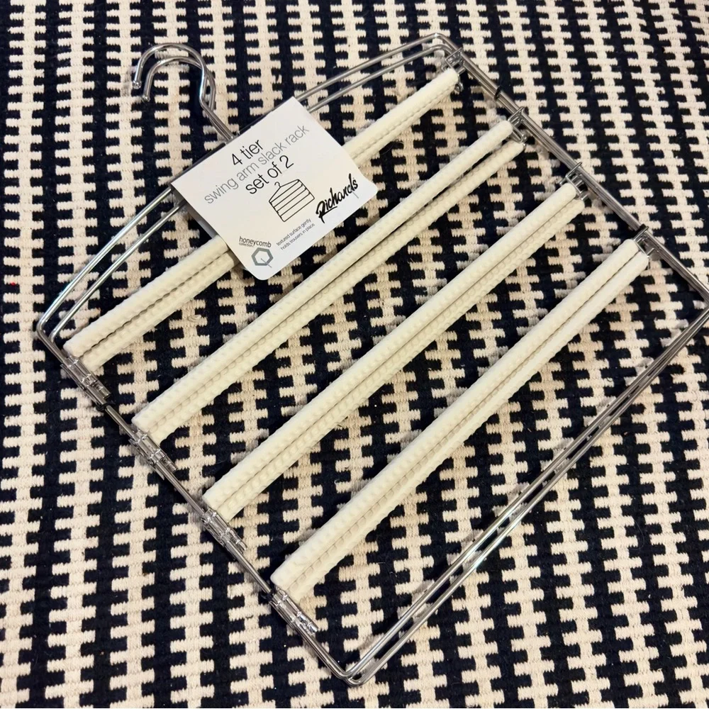 Richards set hangers